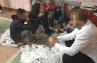 У Рівному пів сотні киян роздавали газети з чорним піаром проти кандидата у мери 
